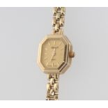 A lady's 9ct yellow gold Ingersoll wristwatch