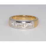 An 18ct yellow gold 5 stone diamond ring, 1ct, size L 1/2