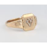 A 9ct yellow gold Masonic signet ring, size W, 6.4 grams