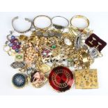 A quantity of costume jewellery