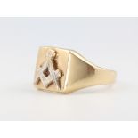 A 9ct yellow gold Masonic ring size U, 9.2 grams