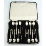 A set of 12 silver apostle spoons and tongs Birmingham 1940, 166 grams, cased