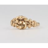 A 9ct yellow gold ring 3.2 grams, size P