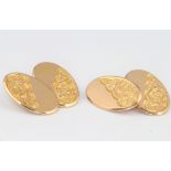 A pair of 15ct yellow gold cufflinks 9.1 grams