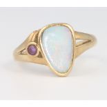 A 9ct yellow gold opal ring, 2.5 grams, size N