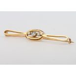 A 15ct yellow gold aquamarine and seed pearl brooch 2.5 grams