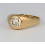 A gentleman's 18ct yellow gold single stone diamond ring approx. 0.5ct, size U, 12 grams
