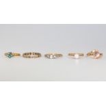 Five 9ct yellow gold rings size I, L, L, L and M