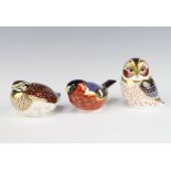 A Royal Crown Derby Imari pattern paperweight Quail with silver stopper 11cm, ditto Bullfinch gold
