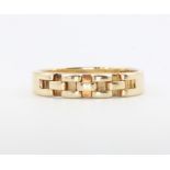 A gentleman's 9ct yellow gold ring 3.3 grams, size R