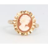 A 9ct yellow gold cameo ring, 4.7 grams, size T
