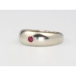A gentleman's 9ct white gold ruby set ring, 4.1 grams, size P