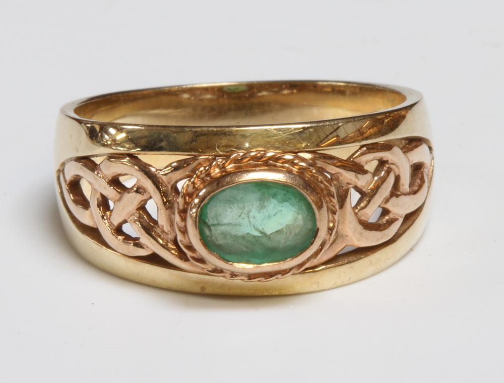 A 9ct yellow gold emerald ring, 5.3 grams, size T - Image 2 of 4