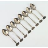 A set of 8 Sterling silver teaspoons 104 grams