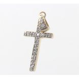 A 9ct yellow gold paste set cross pendant 26mm, 1.4 grams