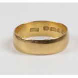 A 22ct yellow gold wedding band size Q, 4.3 grams