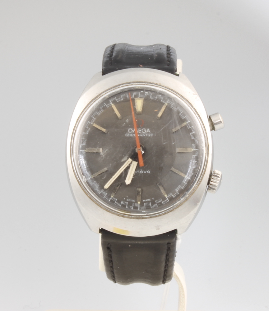 A gentleman's vintage steel cased Omega Chronostop Geneve cased wristwatch, contained in 35mm