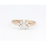A 9ct yellow gold cluster ring 1.5 grams, size K