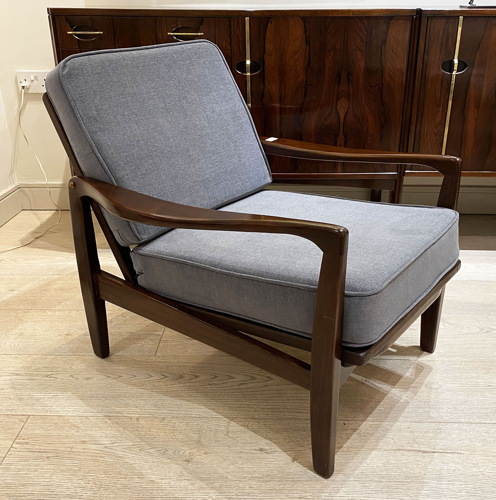 A PAIR OF DANISH TEAK ARMCHAIRS, 1960's OF SHAPED FORM - Image 5 of 5