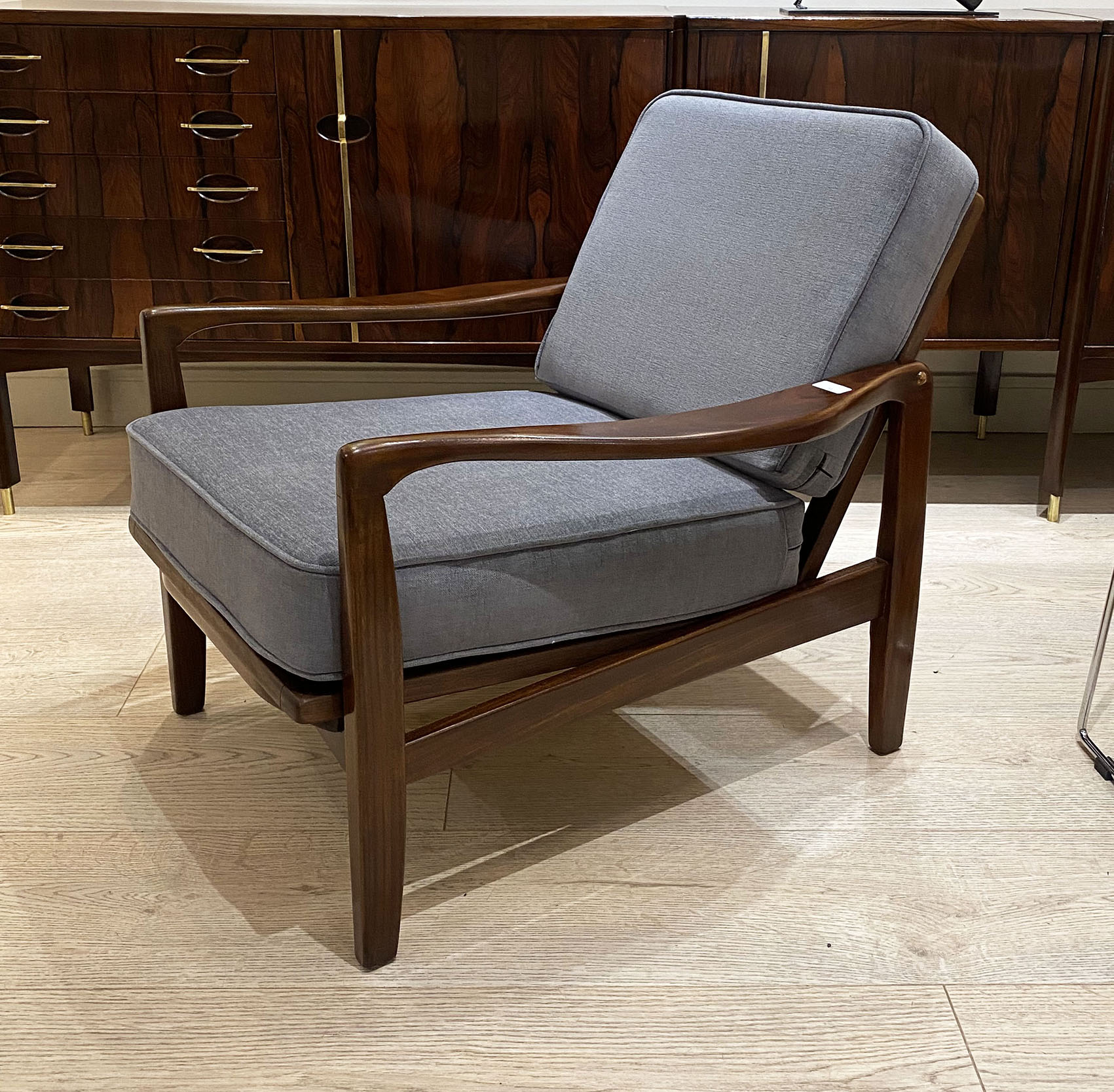 A PAIR OF DANISH TEAK ARMCHAIRS, 1960's OF SHAPED FORM - Image 4 of 5