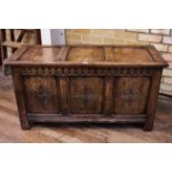 A GOOD QUALITY 20TH CENTURY REPRODUCTION OAK COFFER,