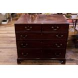 A GEORGE III MAHOGANY CHEST OF DRAWERS,