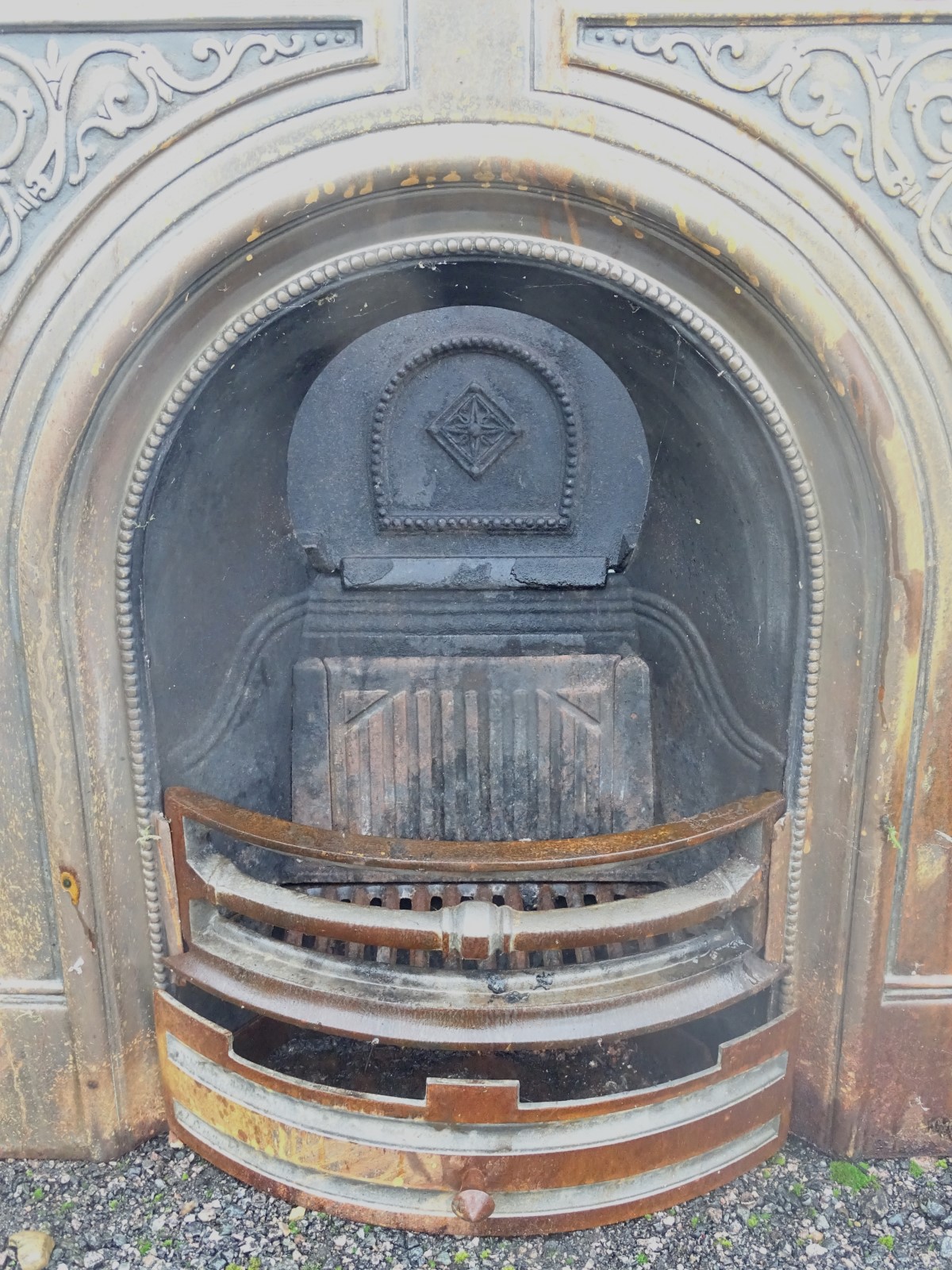 A modern cast iron fireplace CONDITION: Please Note - we do not make reference to - Image 3 of 3