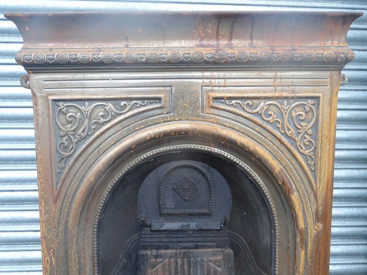 A modern cast iron fireplace CONDITION: Please Note - we do not make reference to - Image 2 of 3