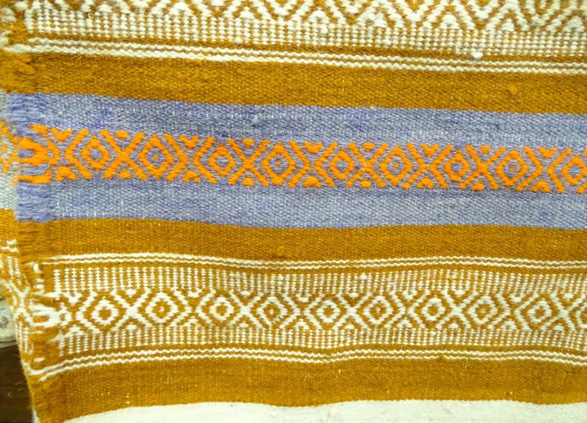 A rug with orange, - Image 2 of 2