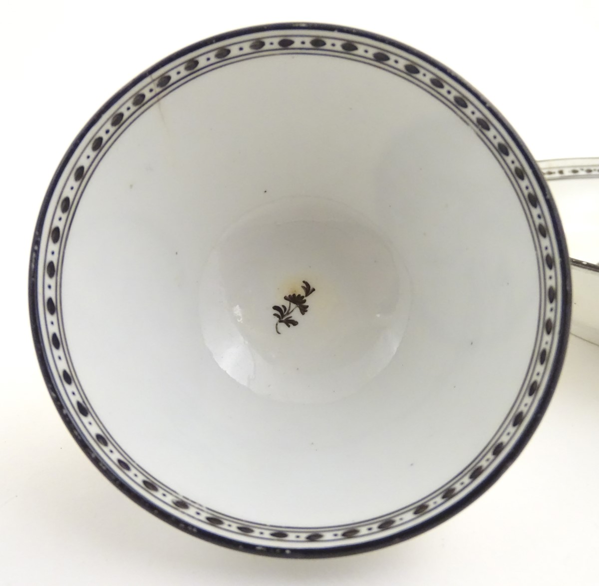 A 19thC tea bowl and saucer, - Image 6 of 8