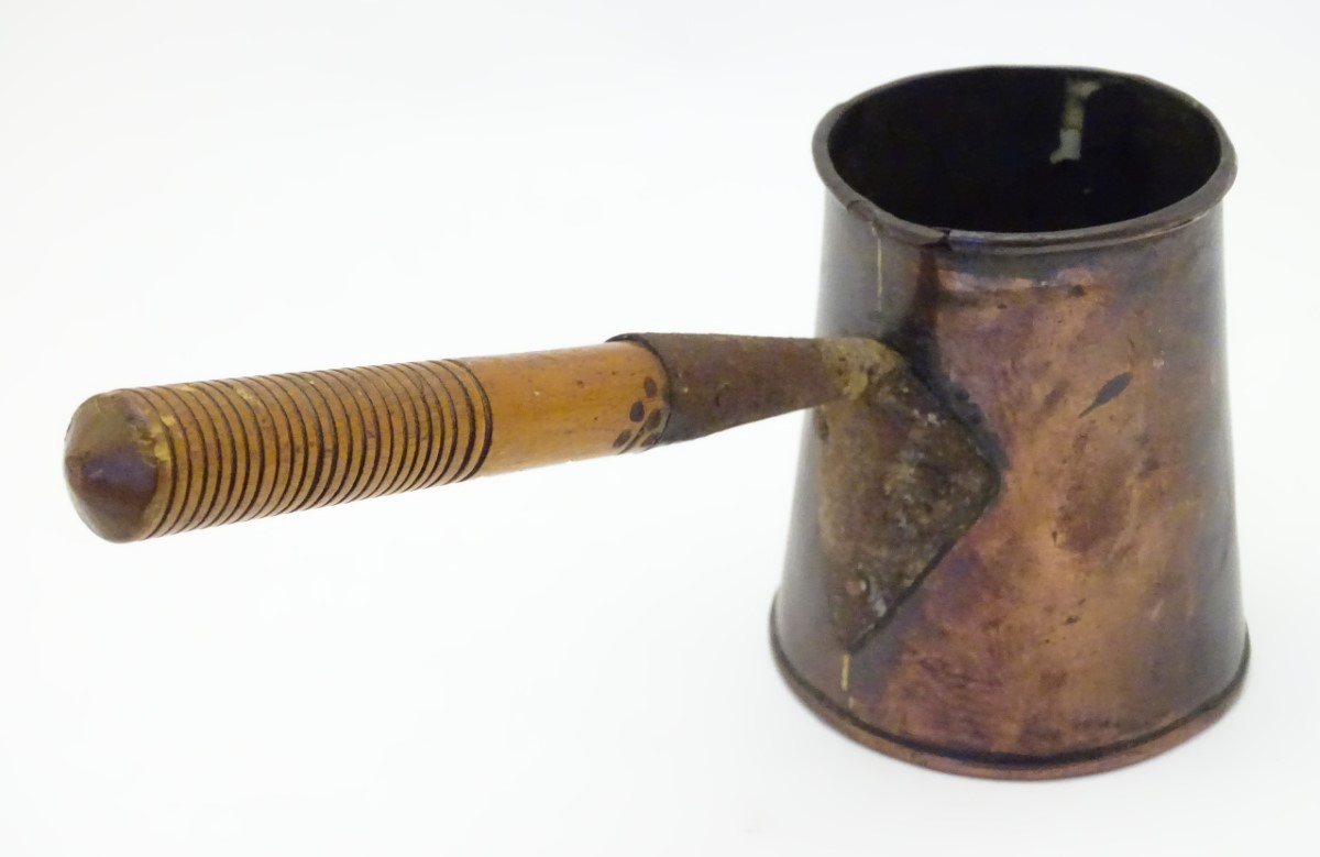 A c1900 stove-top coffee pot, of copper construction with a turned and carved beech handle. - Image 3 of 6