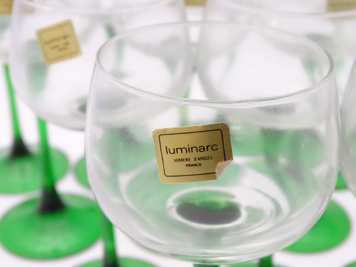 A collection of thirteen mid 20thC retro wine glasses by Luminarc, each with green stem, - Image 5 of 7