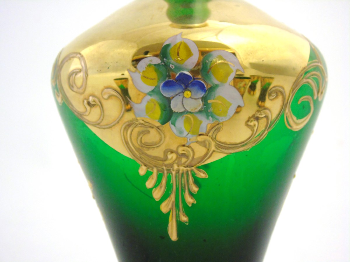 A mid 20thC Murano liqueur set, comprising green glass decanter and six glasses, - Image 9 of 9