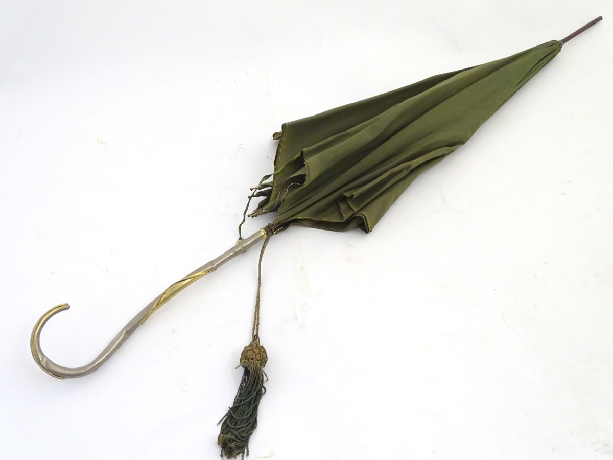 Fox Umbrellas : A Vintage parasol marked Paragon. - Image 2 of 9