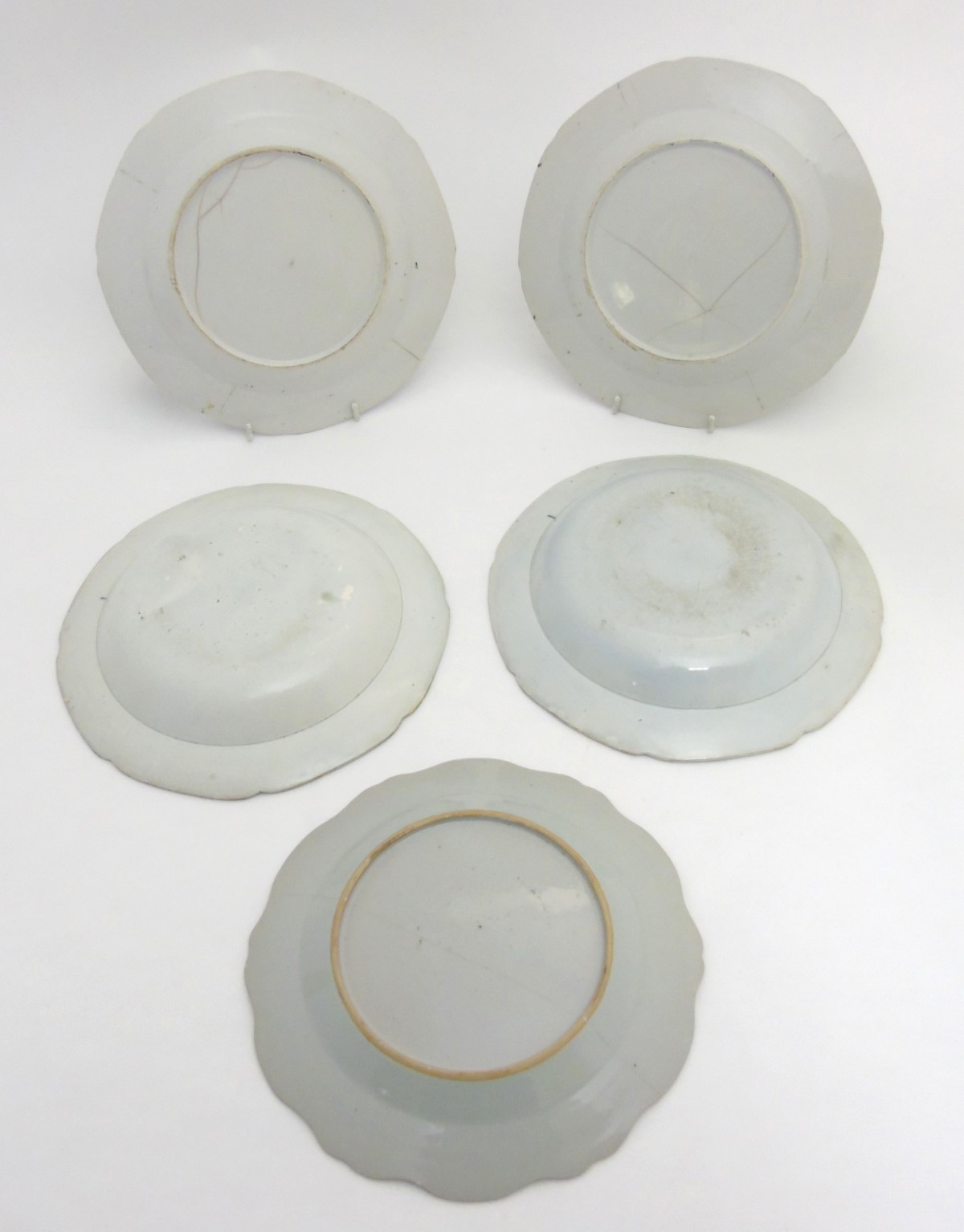 A collection of 5 Chinese plates to include; A pair of blue and white Chinese bowls , - Image 6 of 12