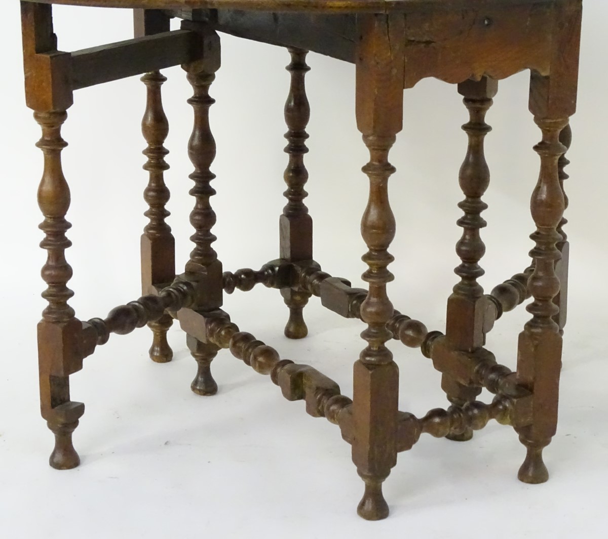 A mid 18thC oak gateleg table opening to form an oval top, - Image 2 of 6