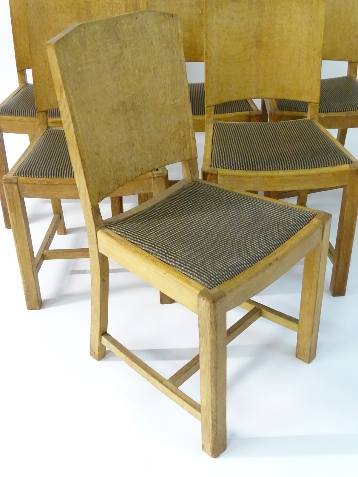 An Art Deco dining table and six matching chairs, of oak construction with light finish. - Image 4 of 9