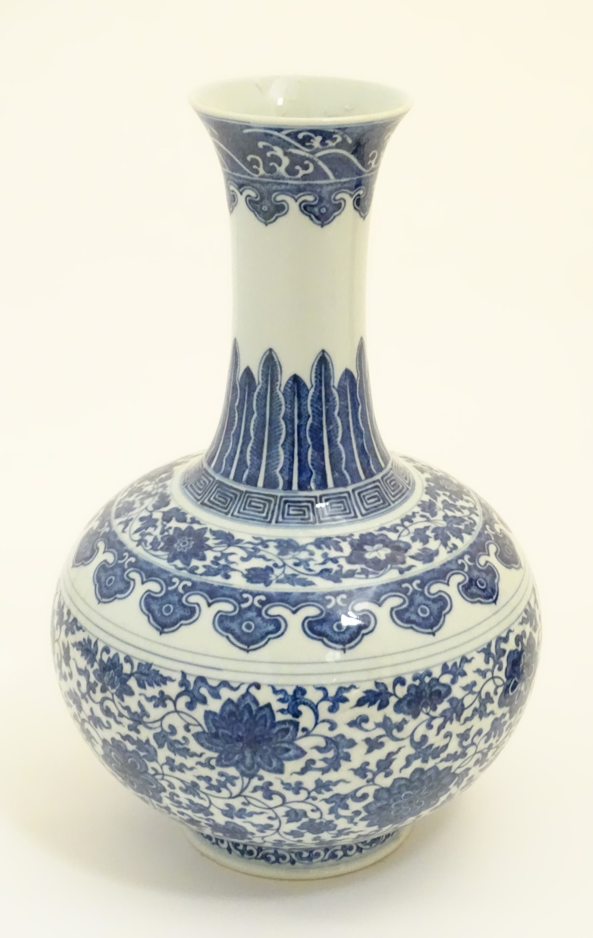 A Chinese blue and white 'Shang Ping' vase decorated with a broad band of flowers and scrolling - Image 4 of 5