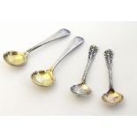 2 pairs of salt spoons hallmarked Sheffield 1909 maker Robert Pringle & Sons and Birmingham 1898