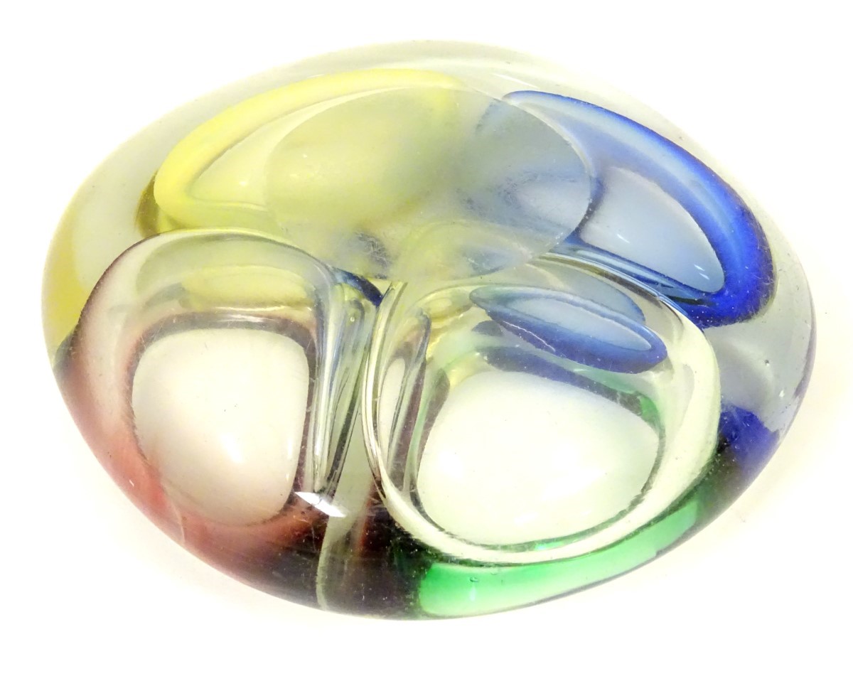 A retro studio art glass four division dish with coloured detail to wells. - Image 3 of 4