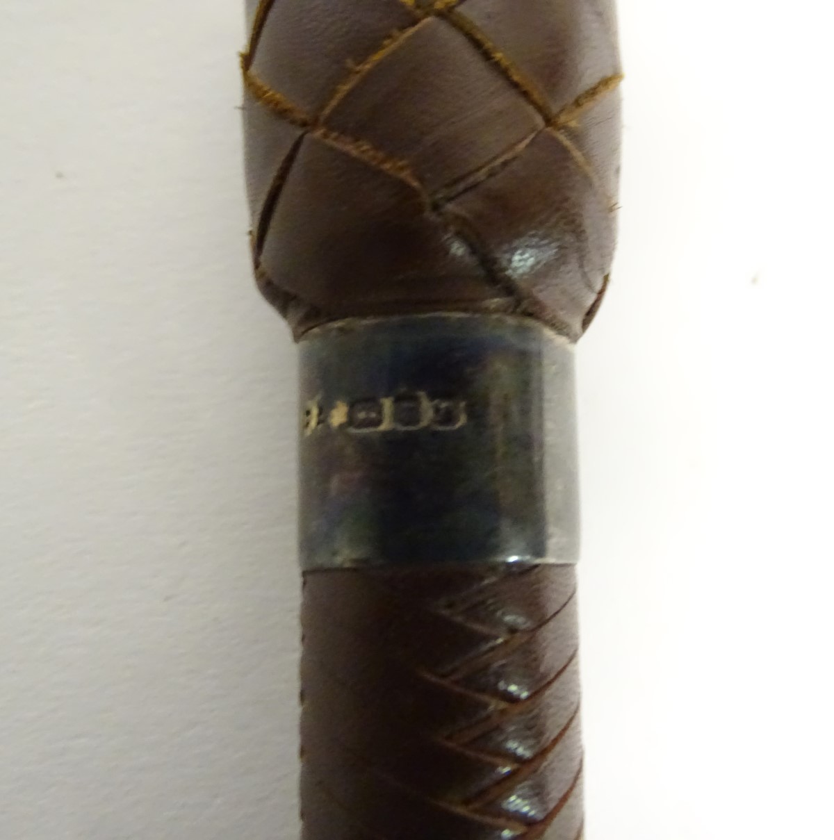 Hunting: A woven leather riding crop by Swaine Adeney Briggs, Sabson Centre, London, - Image 11 of 11