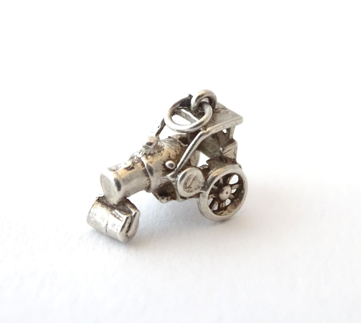 A novelty white metal charm formed as vintage steam roller. - Image 7 of 7