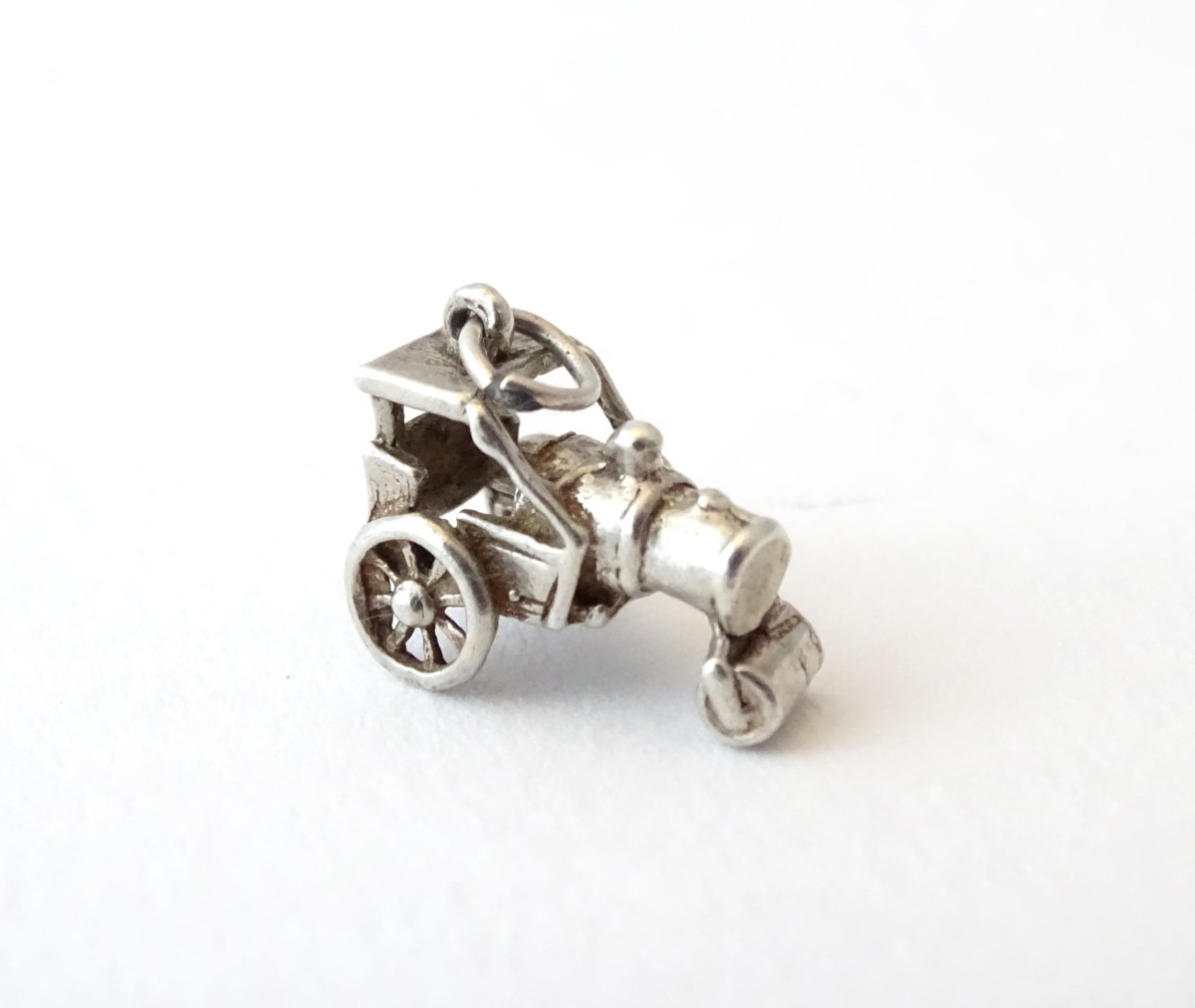 A novelty white metal charm formed as vintage steam roller. - Image 4 of 7