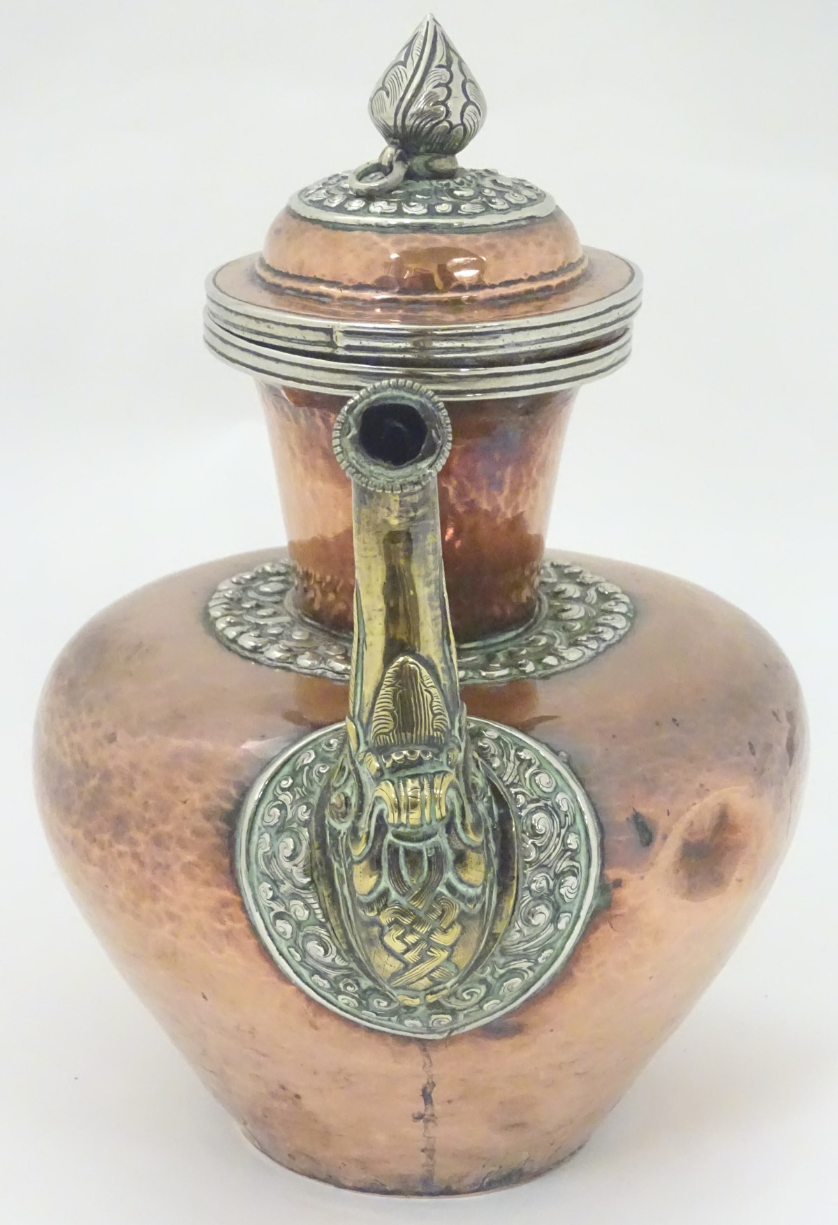 Decorative Metalware: A 19thC / 20thC lidded copper kettle with ornate silver plate mounts, - Image 5 of 6