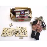 Toys: A Mettoy Elegant tinplate pink toy typewriter, in original box.