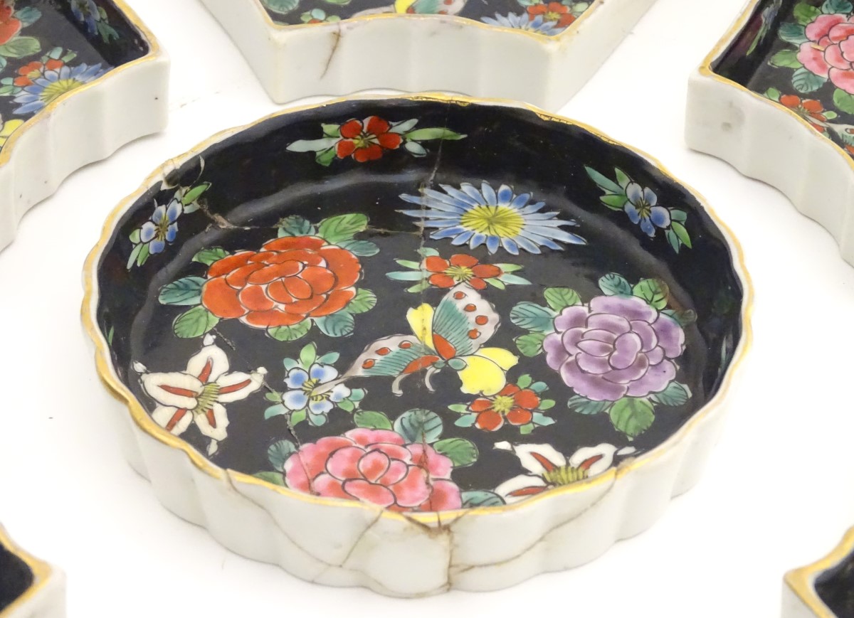 A Chinese 7 sectional hors d'oeuvre set of serving dishes decorated with stylised flowers and - Image 8 of 8