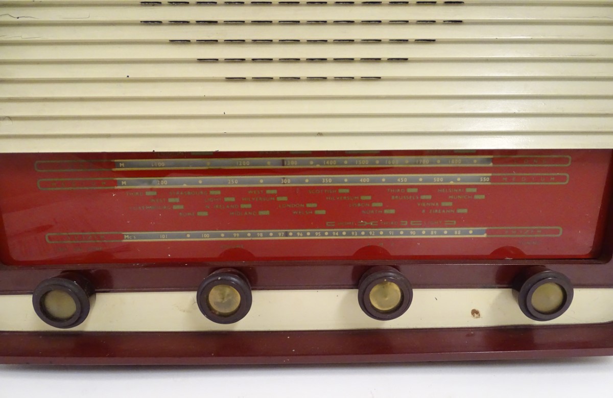 A 1950s / 1960s Marconi Marconiphone T69DA valve radio, with burgundy cover and white detail, - Image 3 of 6