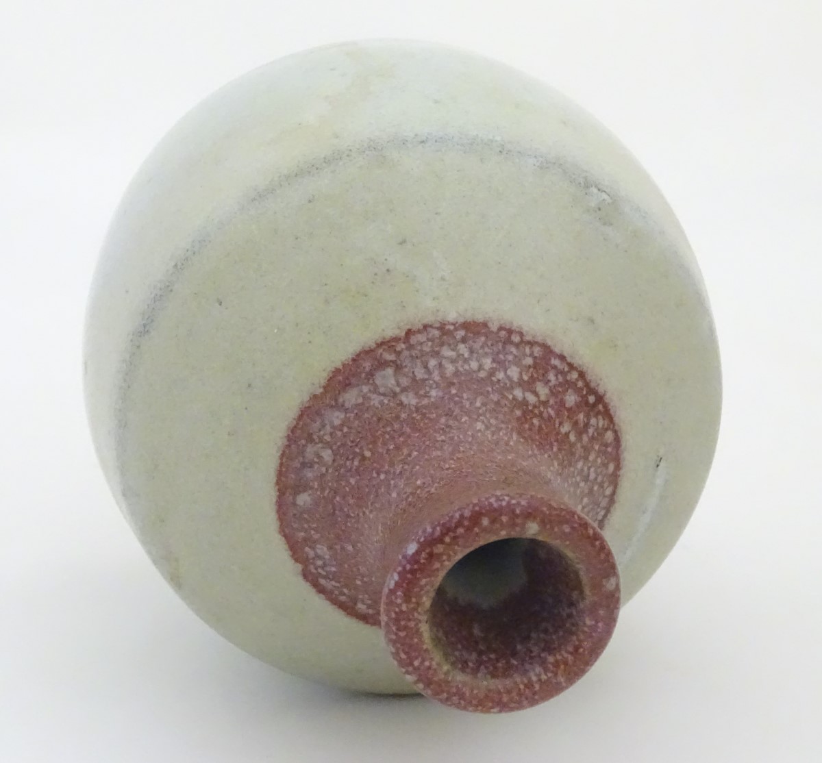 A small two-tone studio pottery bottle vase by Phil Rogers with an ash / nuka glaze. - Image 4 of 5