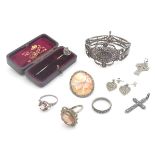 Assorted silver and white metal jewellery including rings, pendent, bracelet etc Please Note - we do