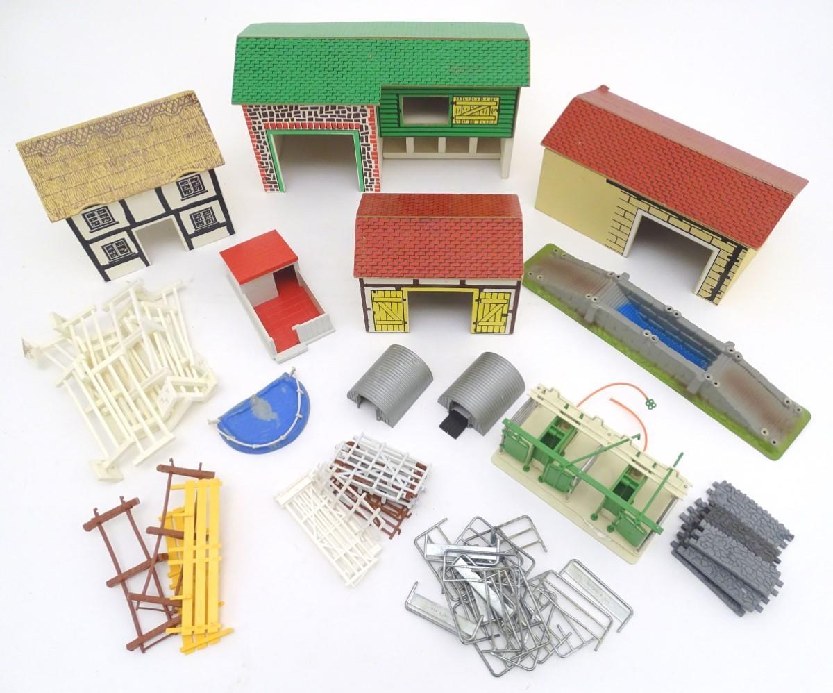 Toys: A large quantity of farmyard animals, farm accessories and figures. Accessories to include a - Image 2 of 10